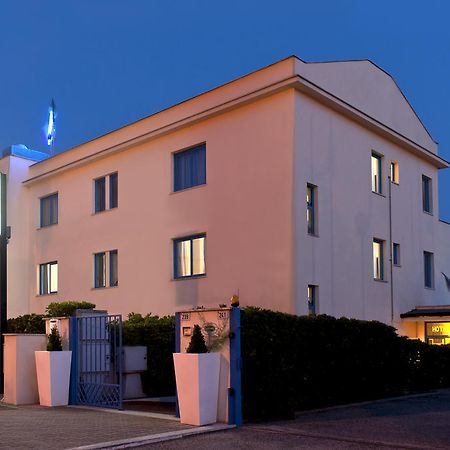 Hotel Mediterraneo Latina Zewnętrze zdjęcie