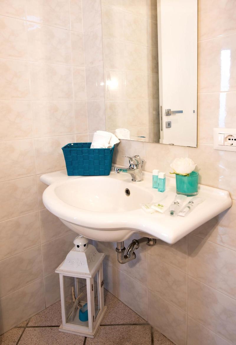 Hotel Mediterraneo Latina Zewnętrze zdjęcie