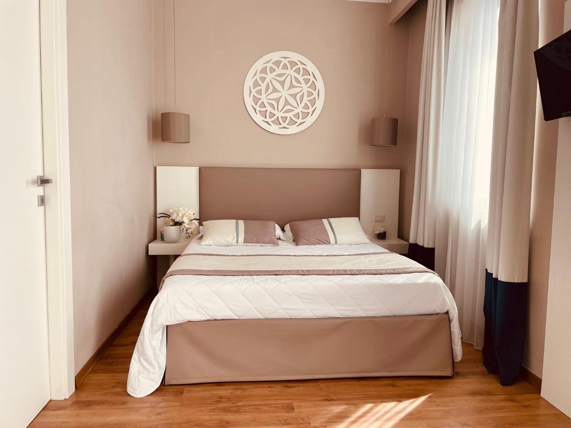 Hotel Mediterraneo Latina Zewnętrze zdjęcie